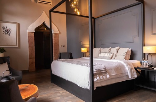 Downtown Queretaro Bed & Breakfast | Luxurious room in historic downtown