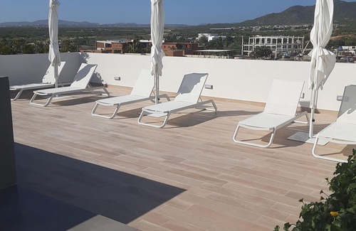 El Tezal Condo | Luxurious New 2BR Condo - Centrally Located