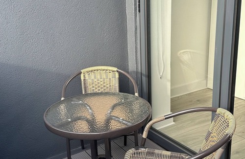 Offerton House | Luxurious New House Near Manchester Airport