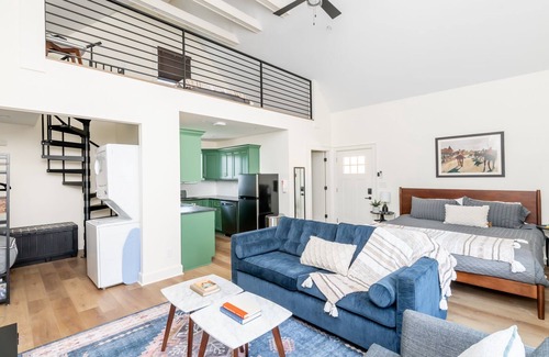 Phoenix Hill Apartment | Luxurious Nulu Stay - Ideal for Big Groups