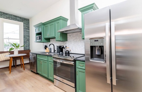 Phoenix Hill Apartment | Luxurious Nulu Stay - Ideal for Big Groups