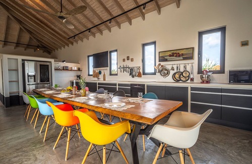 Kurimiauw Villa | Luxurious OCEAN VIEW Getaway!