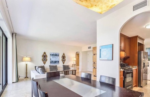 Kuliouou - Kalani Iki Condo | Luxurious Oceanfront Escape in Kahala – Pool, Gym & Paradise Views