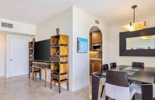 Kuliouou - Kalani Iki Condo | Luxurious Oceanfront Escape in Kahala – Pool, Gym & Paradise Views