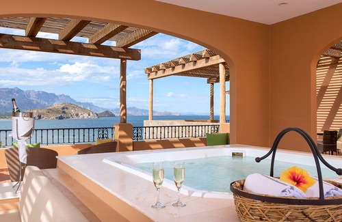 Nopolo Apartment | Luxurious Oceanfront Escape in Loreto’s Natural Paradise