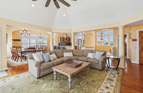 Carolina Dunes House | Luxurious oceanfront home with spacious accommodations and amenities