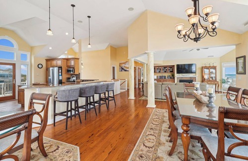 Carolina Dunes House | Luxurious oceanfront home with spacious accommodations and amenities