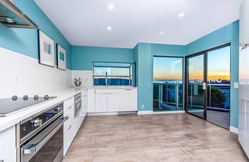 San Diego House | Luxurious Oceanview Townhome in Del Mar w/A/C