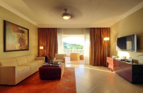 Los Brazos Apartment | Luxurious Presidential Suite Studio