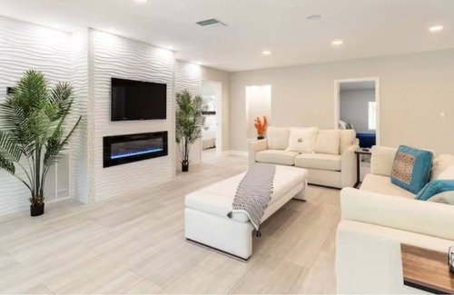 Pompano Isles House | Luxurious Remodeled Intracoastal Vacation House