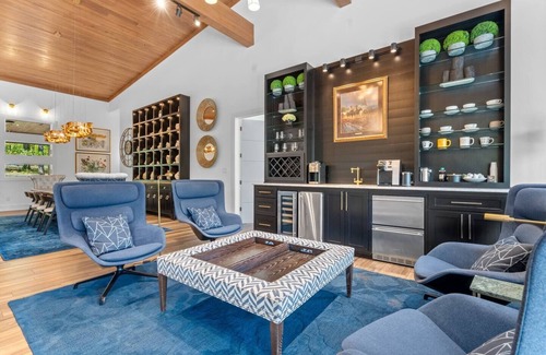 Mid America Apartment | Luxurious Retreat Private Creek View Pool Hot-tub