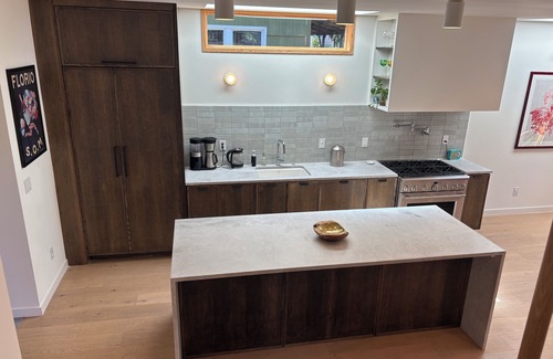 South Tabor House | Luxurious Scandinavian Modern Home Near Mt. Tabor - Book for 30+ Nights