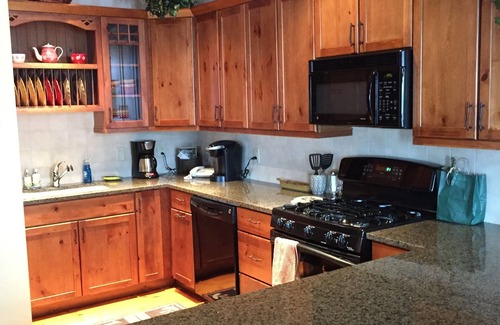 Stratton Mountain House | Luxurious Slopeside Tree Top Mid-Mountain Townhome with Views & Outdoor Hot Tub