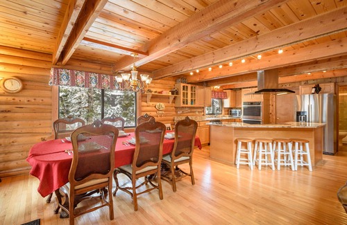 Duck Creek Village Cabin | Luxurious spa cabin