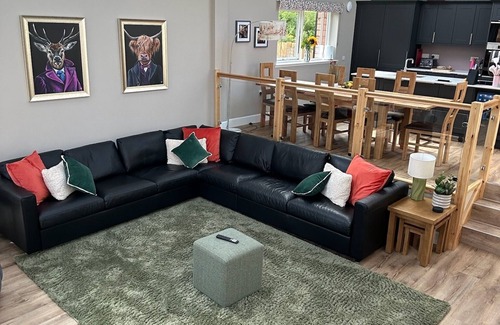 Carrbridge Cabin | Luxurious, spacious 4 bed lodge in Carrbridge with large private garden-sleeps 8