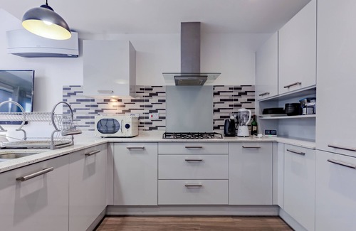Wednesbury House | Luxurious Spacious 2 Bed House with beautiful garden by Birmingham