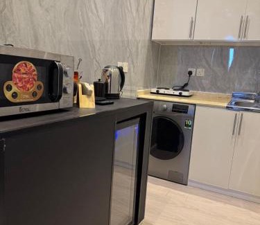 Al Faisaliyah Apartment | Luxurious studio with a modern design - Al Faisaliah neighborhood