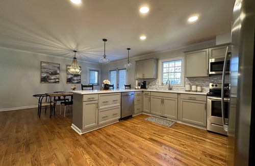 Northeast Raleigh House | Luxurious-Stylish Modern Home Close to Downtown Raleigh!