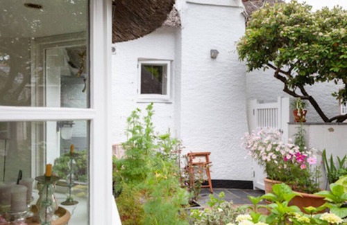 Thurlestone Cottage | Luxurious thatched cottage in picturesque coastal village of Thurlestone S.Devon