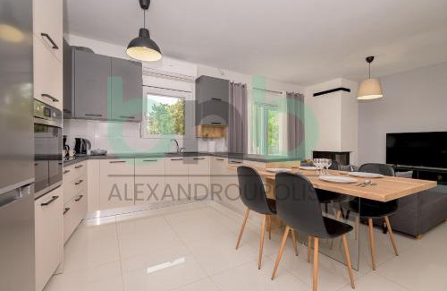 Alexandroupoli Apartment | Luxurious Tsimiski 3BDR 3rd Floor