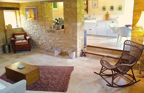 Montgesty House | Luxurious Two Bedroom Gite with Private Pool. La Vigne Vierge Gite de Charme