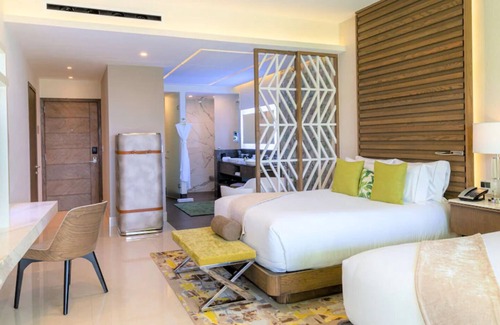 Puerto Juarez Resort | Luxurious Two Bedroom Suite at Villa del Palmar Cancun Resort