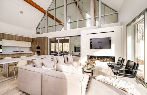 Union Pier House | Luxurious Union Pier Home w/Private Heated Pool, Hot Tub, and Sauna!