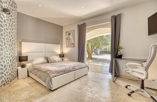 Les Brugassieres Villa | Luxurious Villa in the Golf of St Tropez