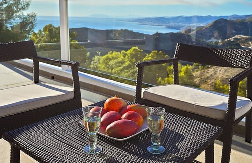 Almunecar Villa | Luxurious villa - 7 min from the beach!