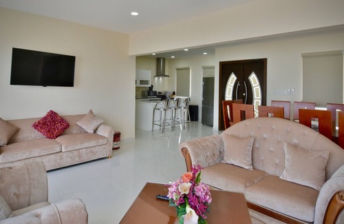 De Bruynewijk Villa | Luxurious Villa Fillipe 3- Brand New! Sea View: Spacious, Private Pool & AC