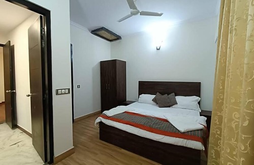 Vrindavan Apartment | Luxurious villa in VERY POSH colony near to Prem Mandir