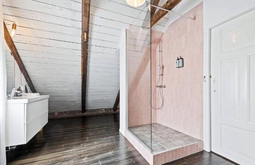 Downtown Villa | Luxurious Villa !