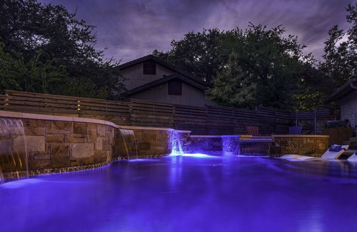 Northwest Hills Northwest Oaks House | Luxurious Villa w/ King Bed+ Hot tub+ Pool!