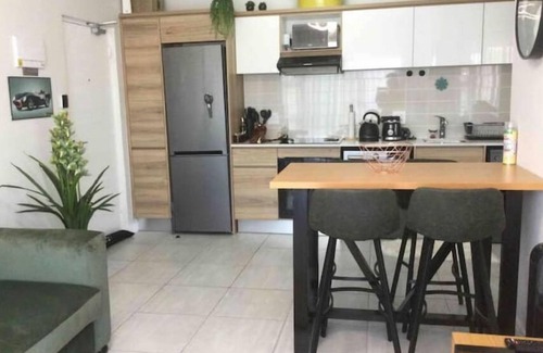 Greater Johannesburg Metropolitan Area Condo | Luxurious Waterfall 1 bedroom Condo