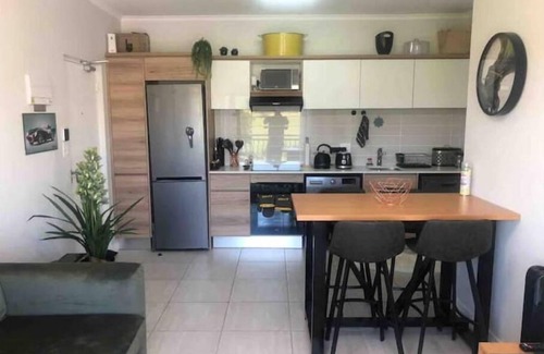 Greater Johannesburg Metropolitan Area Condo | Luxurious Waterfall 1 bedroom Condo