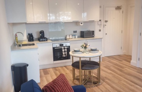 Gravesend Apartment | Luxuriously Cosy 1 Bed Flat