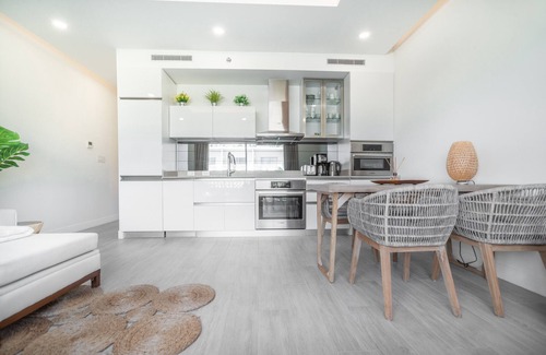 Seven Mile Beach Apartment | Luxury 1 bed apartment near Seven Mile Beach at The Grove