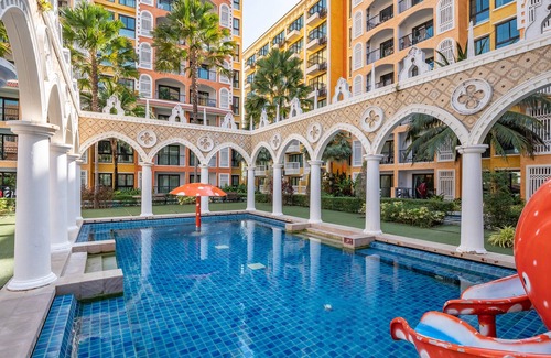 Na Kluea Apartment | Luxury 1 Beddoom with Pool