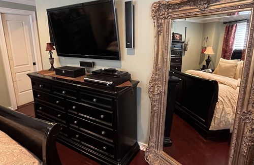 Lake Ronkonkoma Apartment | Luxury 1 Bedroom walking distance from Lake Ronkonkoma and close to the Hamptons