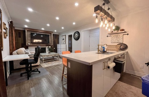 Pickering House | Luxury 1-bedroom 1-parking downtown Pickering