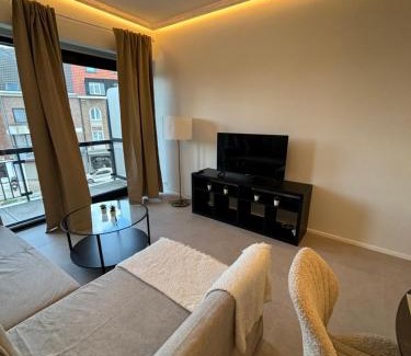 Wemmel Apartment | Luxury 1 Bedroom Apartment with Sofa Bed & Balconies Prime Location near ING Arena, Expo 12 & Atomium