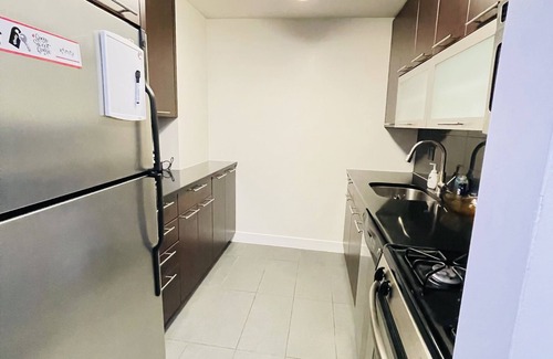 Downtown Apartment | Luxury 1-Bedroom with Rooftop Pool,Gym Facility