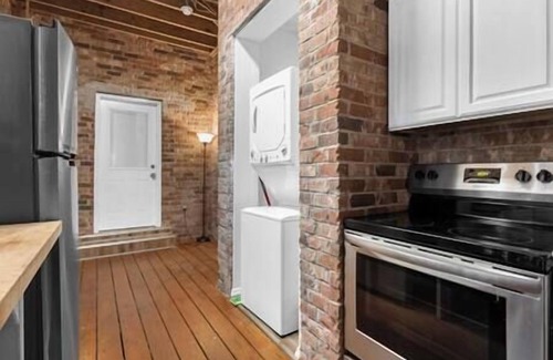 Nashville Condo | Luxury 1 BR Home with Kitchen/Deck/View! B