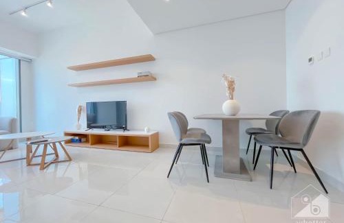 Dubai Apartment | Luxury 1B with balcony in Blue Wave Tower Dubai