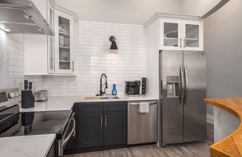 New Albany Apartment | Luxury 1BR Apt w King Bed