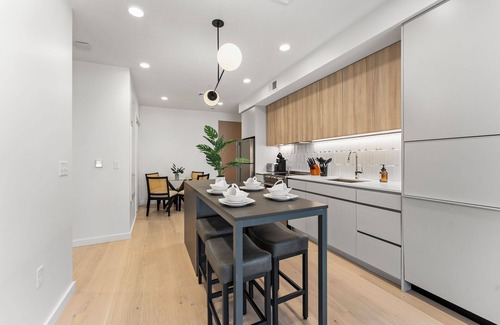 Columbus Park - Andrew Square Apartment | Luxury 1BR Near Broadway Southie 1963