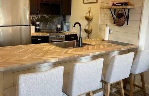 Snowshoe Apartment | Luxury 1BR, ski in/out at Snowshoe!