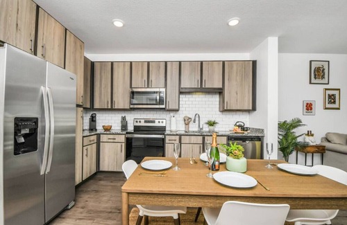 Bay Lake Apartment | Luxury 1BR w/Balcony | Near Disney Washer/Dryer