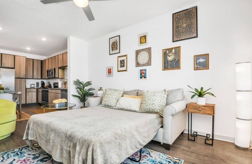 Bay Lake Apartment | Luxury 1BR w/Balcony | Near Disney Washer/Dryer