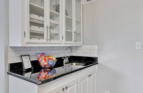 Tougaloo Apartment | Luxury 2 BD/1.5 BA Corporate Stay in NE Jackson
